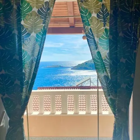 Apartamento A1- Apt With Terrace Just 3 Min Walk To The Beach